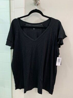Torrid flutter sleeve raglan tee size 1